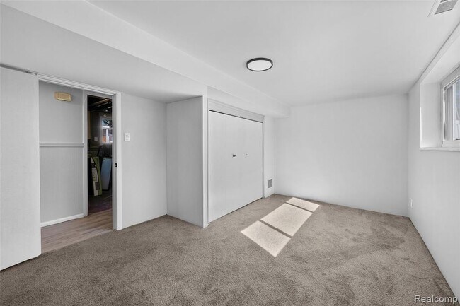 Building Photo - 2268 Serra Dr