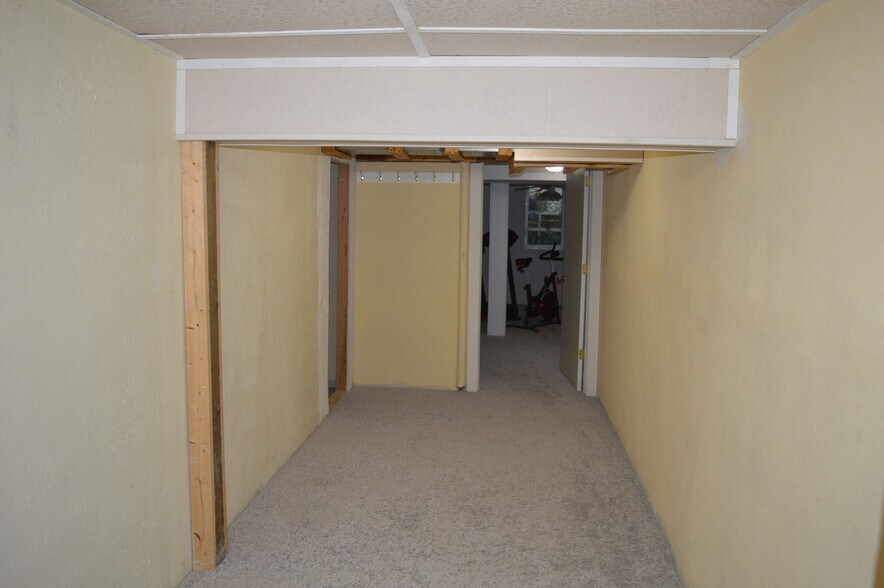 Building Photo - 7917 W Oakbrook Cir