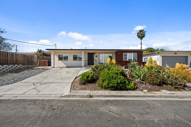 Building Photo - 6467 Cleo St