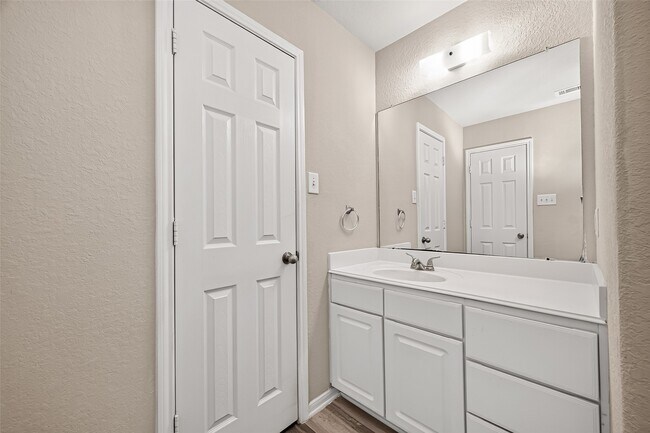 Building Photo - 3078 View Valley Trail