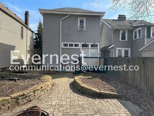 Building Photo - 112 Hanford St