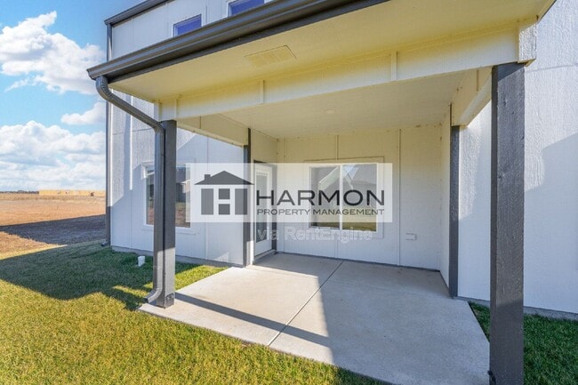 Building Photo - 2078 N Reece Ct