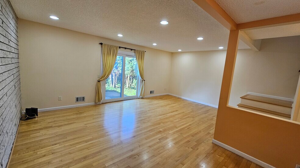 Great room - 539 French Rd
