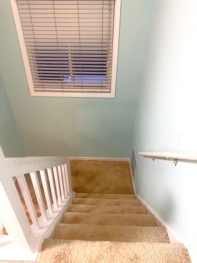 Building Photo - 434 Dogwood Terrace