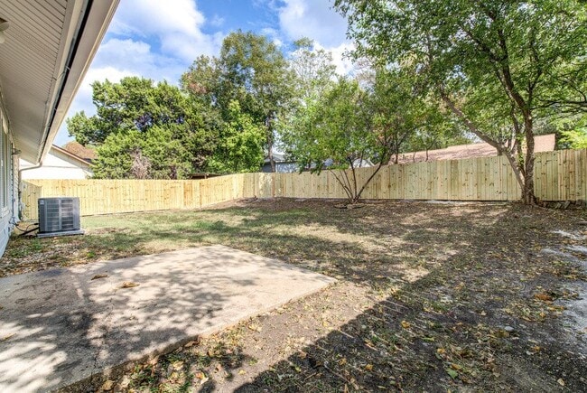 Building Photo - 6607 Capriola Dr