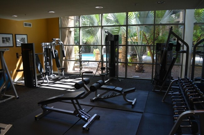 Building Photo - 1701 E Colter St