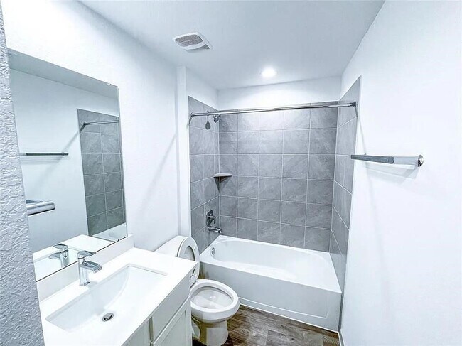 Building Photo - 7822 Golden Rubia Ln