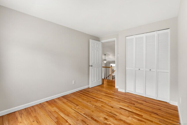 Building Photo - 1620 Farmington Ave