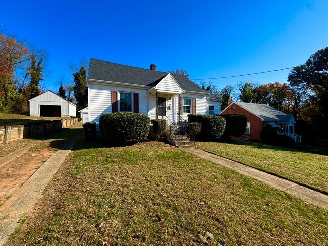 Primary Photo - Lovely Home in Fort Hill Area