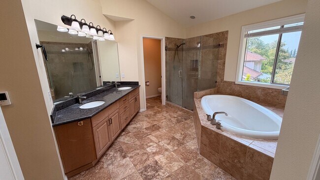 Building Photo - Beautiful Upgraded 4 Bedroom 2.75 Bath Home in Sammamish