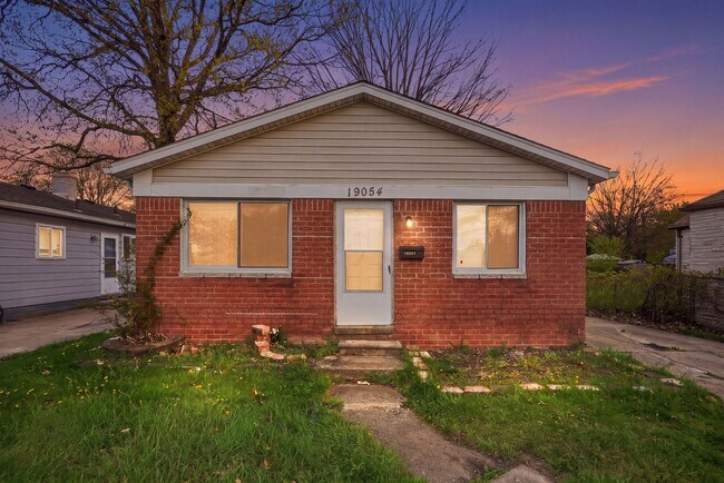 Building Photo - Come see your new home!