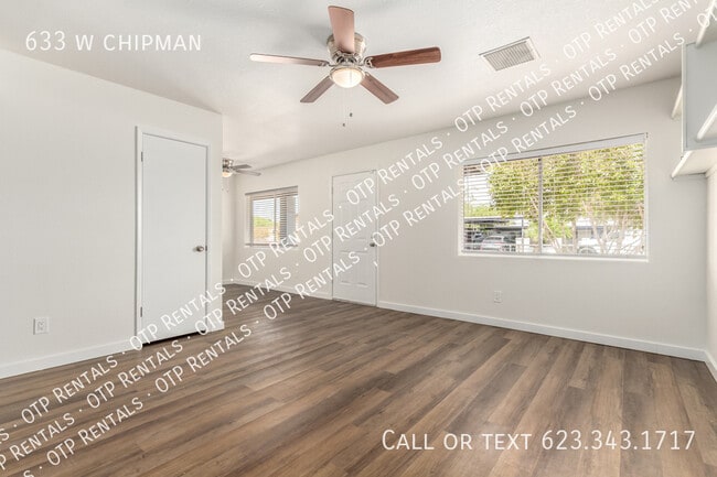 Building Photo - 633 w chipman-