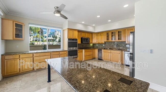 Building Photo - 1107 Las Flores Dr