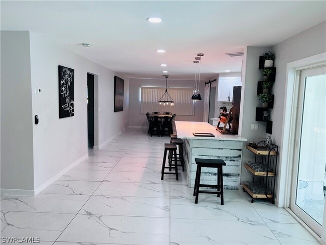 Building Photo - 4439 Parrot Ave