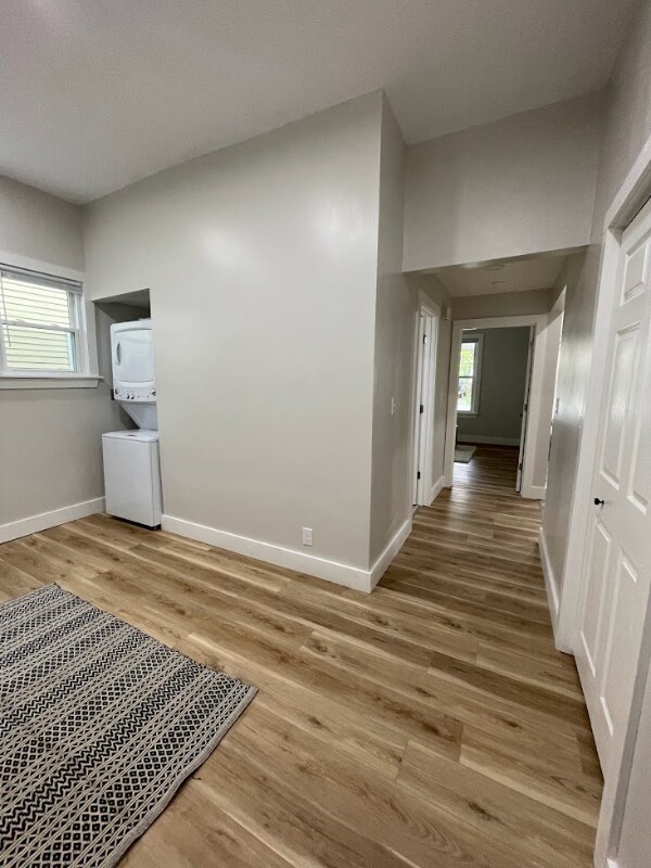 Building Photo - 410 W Maple St