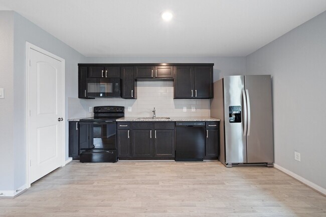 Building Photo - 17038 Marie Vlg Dr