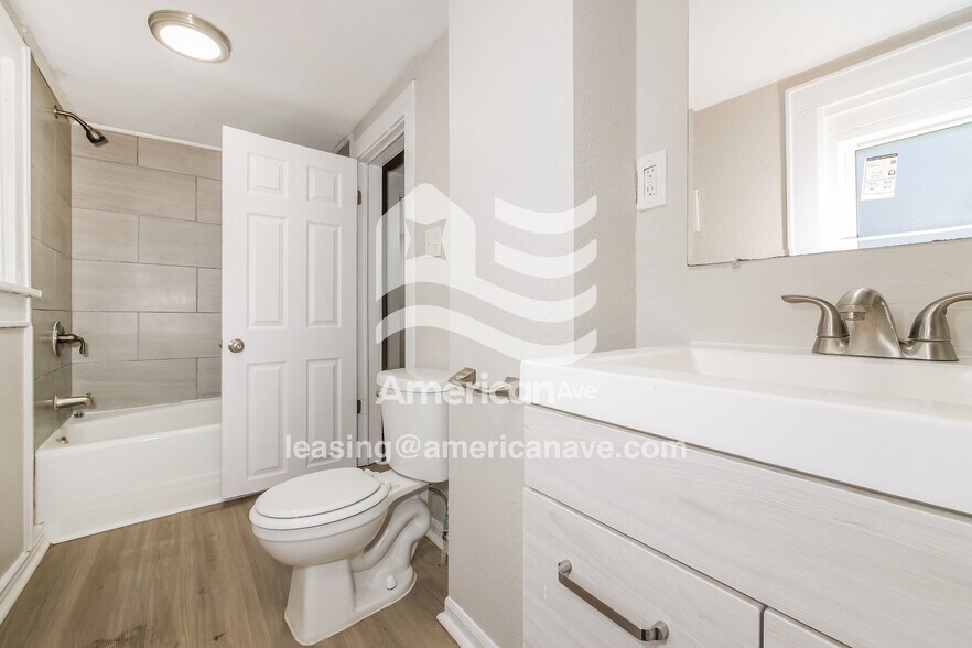 Building Photo - 115 N Topping Ave