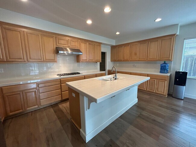 Building Photo - 1454 Azalea Dr