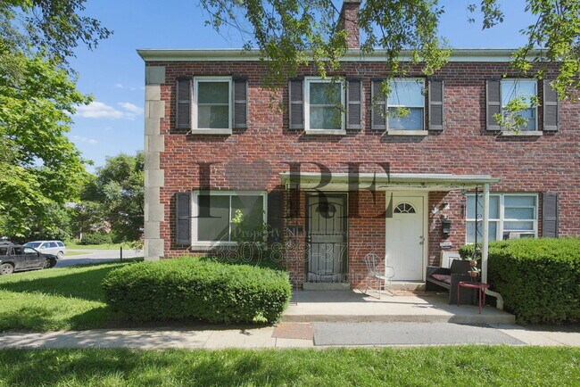 Building Photo - 316 A S Chase