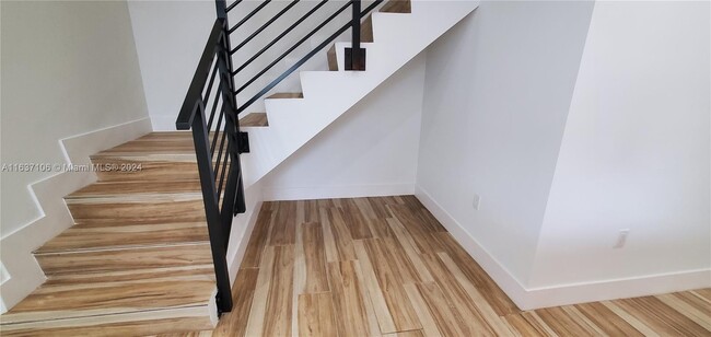 Building Photo - 3620 Thomas Ave