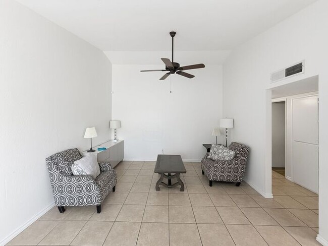Building Photo - Townhome in the heart of Tempe!