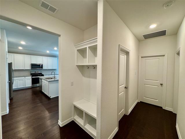 Building Photo - 1801 Rushpea Dr