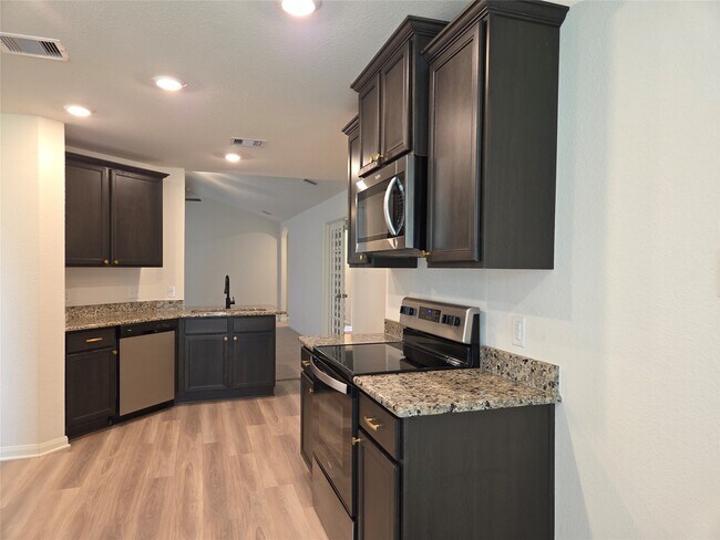 Building Photo - 24013 Wilde Dr