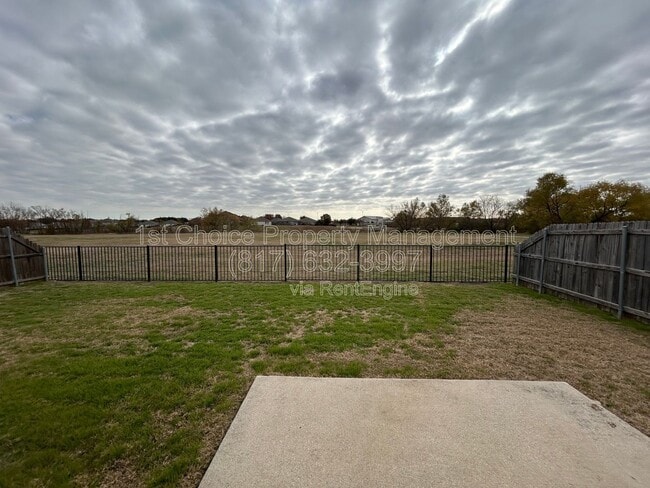 Building Photo - 1249 Round Pen Run