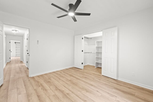 Building Photo - Renovated Home on Large Corner Lot in Coveted Strathy Hall