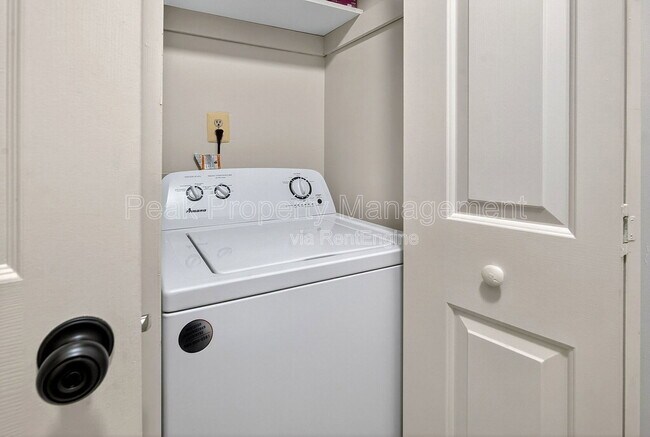 Building Photo - 4917 Hillery Ct