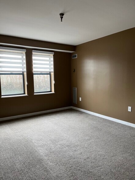 Building Photo - 750 Davol St