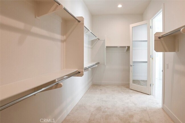 Building Photo - 20552 Edgewood Ct