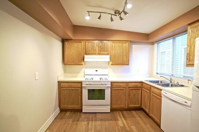 Building Photo - 2709 Jay Ave