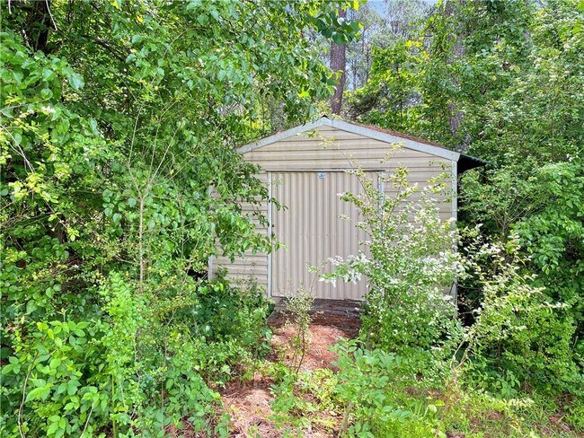 Building Photo - 157 Cedarcrest Dr