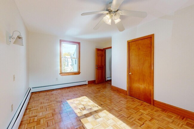 Building Photo - 58 Teel St