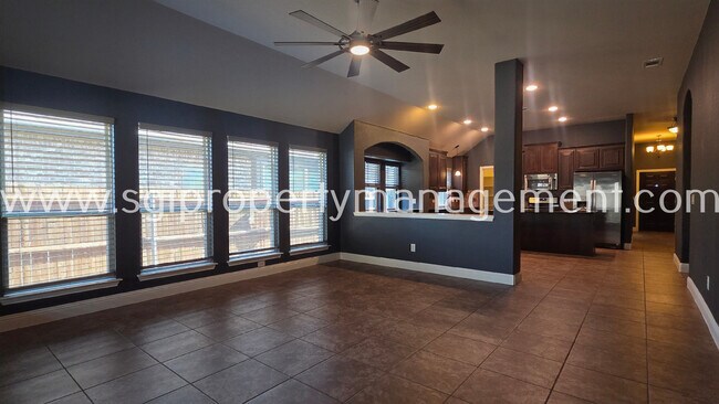 Building Photo - 525 Bamborough Dr
