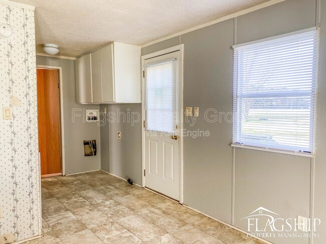 Building Photo - 126 Radford Dr