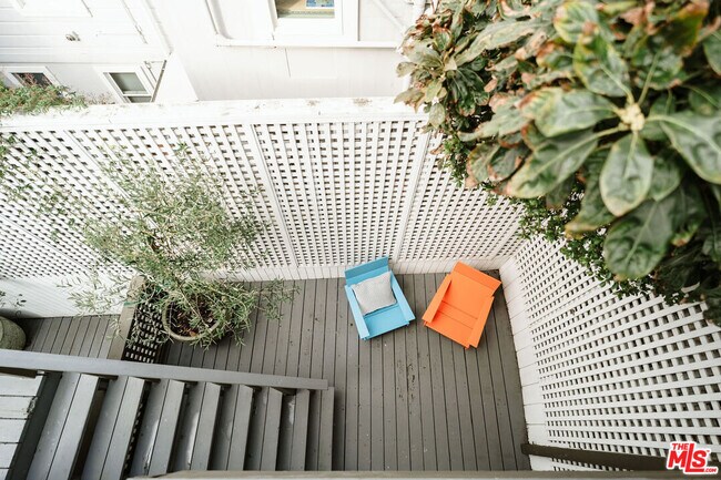 Building Photo - 2786 Bush St