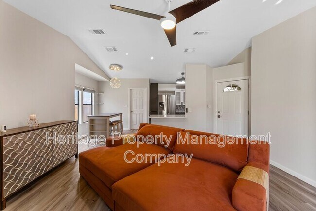 Building Photo - 6715 Hickory Springs Dr