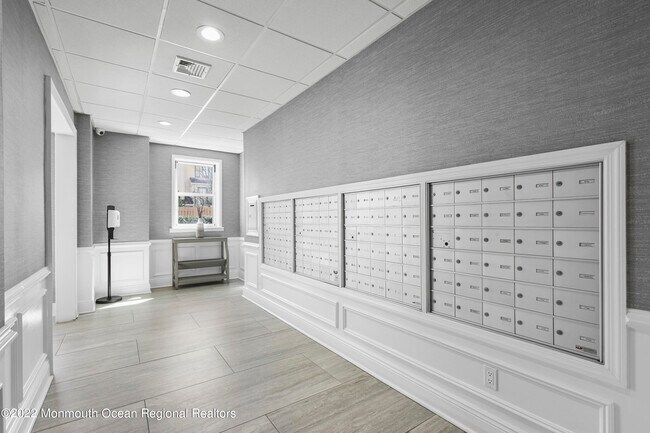 Building Photo - 675 Ocean Ave N