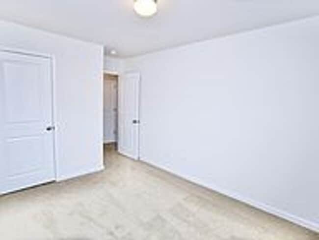 Building Photo - Cozy 3 Bed, 2 Bath Townhome