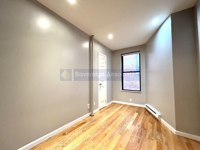 Building Photo - 312 W 114th St
