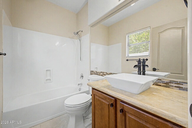 Building Photo - 2737 W Glenhaven Dr