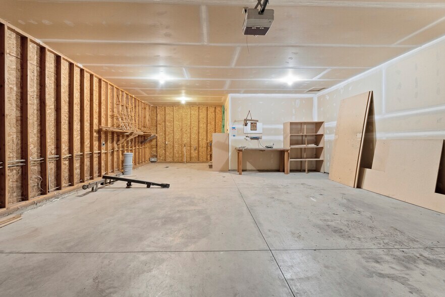 Building Photo - 5704 W Garden Springs Rd