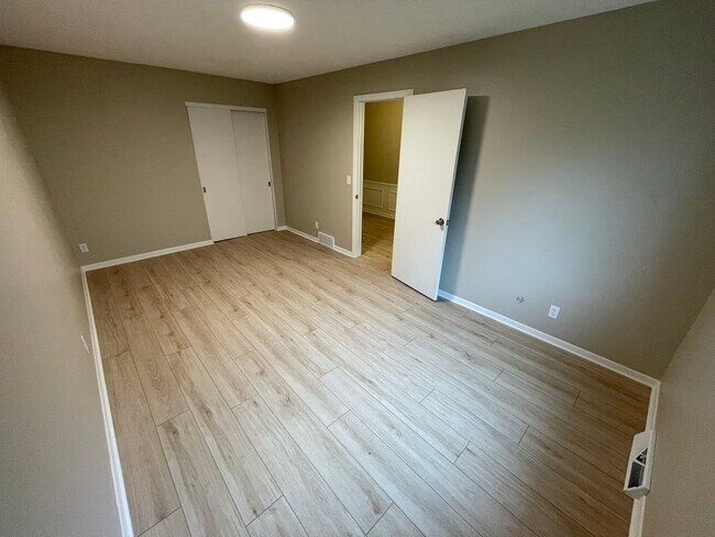 Building Photo - 2598 Chamberlain Rd