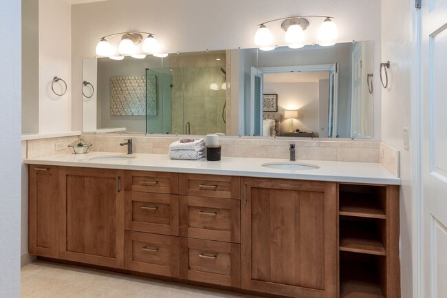 Building Photo - Downtown Los Altos Luxury Townhome