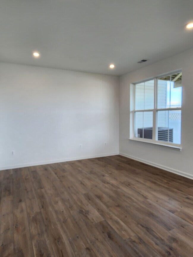 Building Photo - New Construction Townhome in Middletown