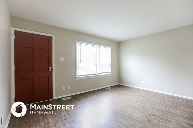 Building Photo - 15316 White Ave