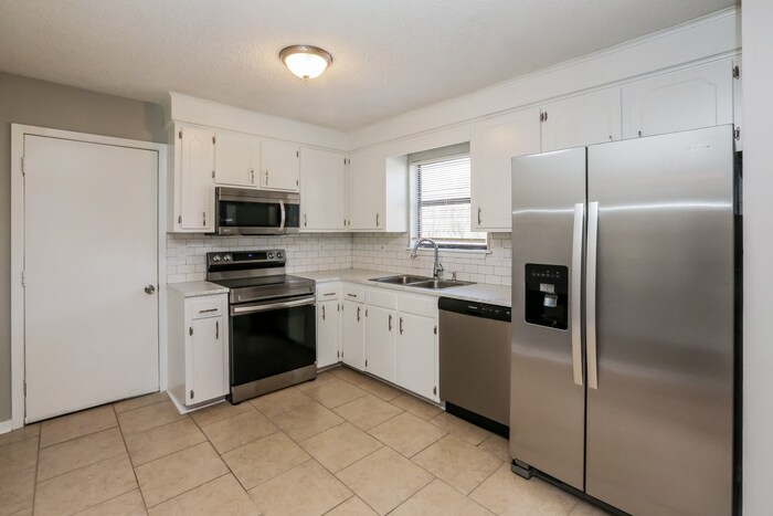 Building Photo - 507 Twin Pine Cove