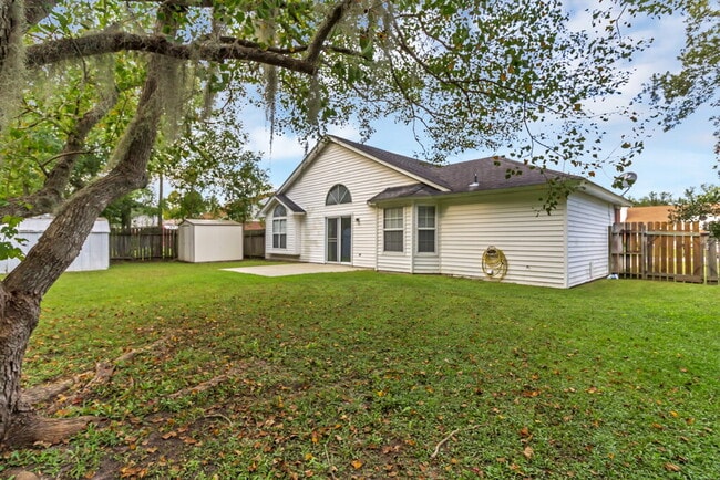 Building Photo - Great looking home in Richmond Hill